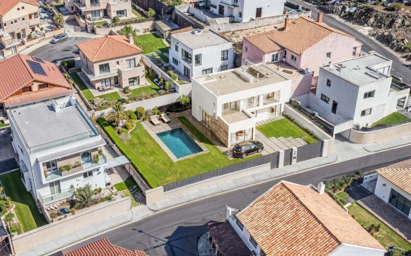 Moradia T4 para Venda em Agualva e Mira-Sintra Foto 2