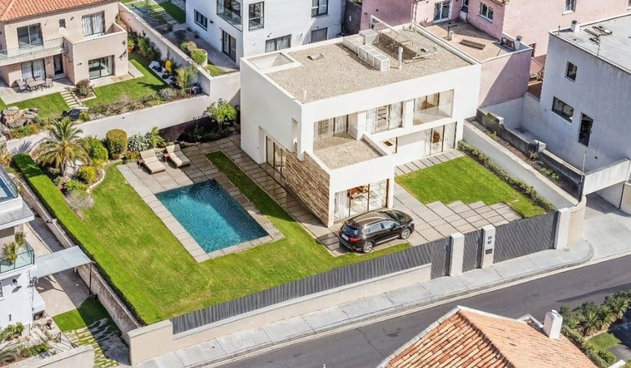 Moradia T4 para Venda em Agualva e Mira-Sintra Foto 1