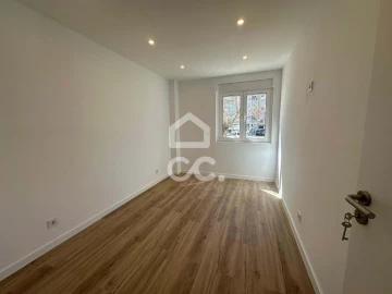 Apartamento T2 para Venda em Odivelas