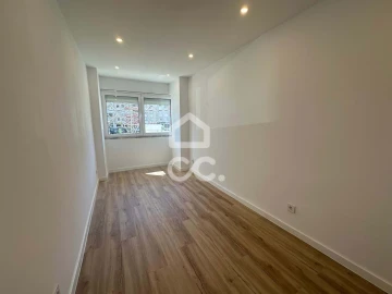 Apartamento T2 para Venda em Odivelas