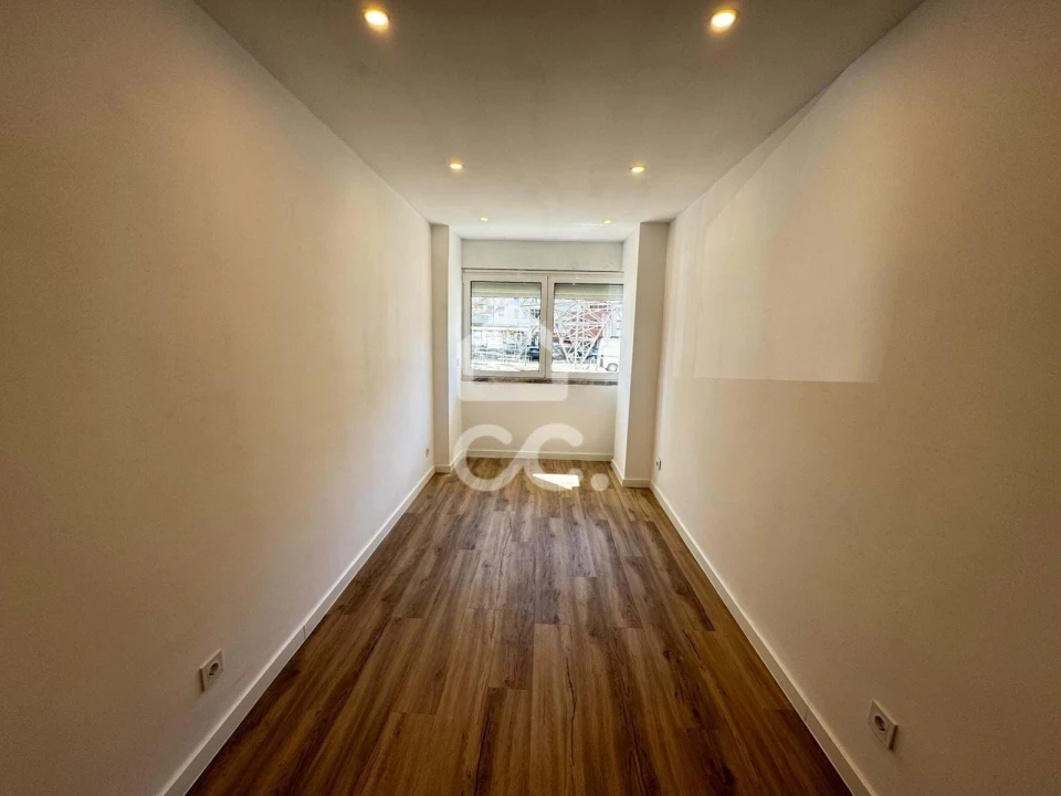 Apartamento T2 para Venda em Odivelas Foto 16