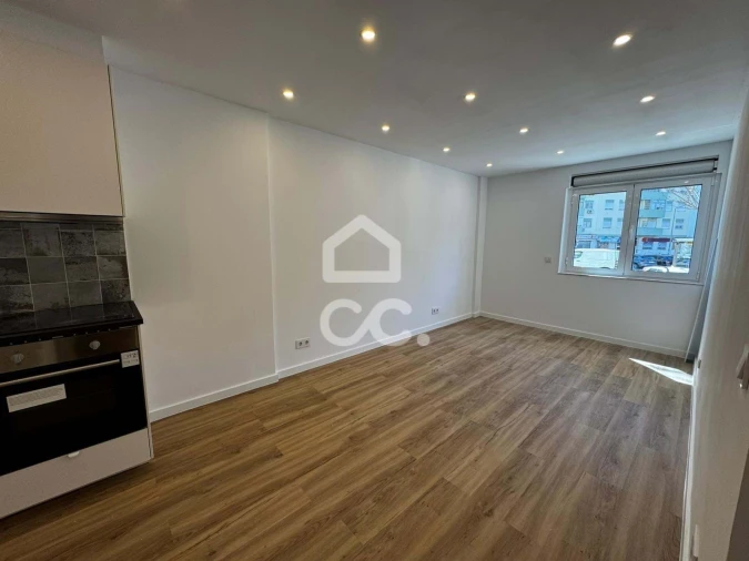 Apartamento T2 para Venda em Odivelas Foto 2