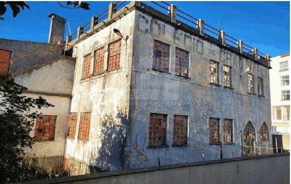 Prédio para Venda em Nelas Foto 1