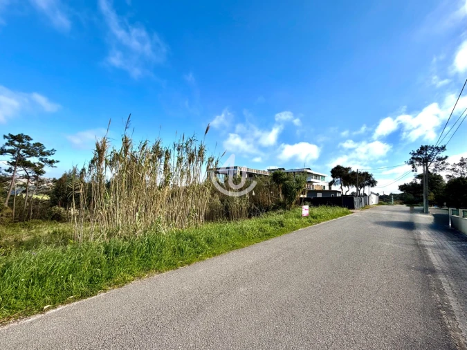 Terreno para Venda em Alfeizerão Foto 1