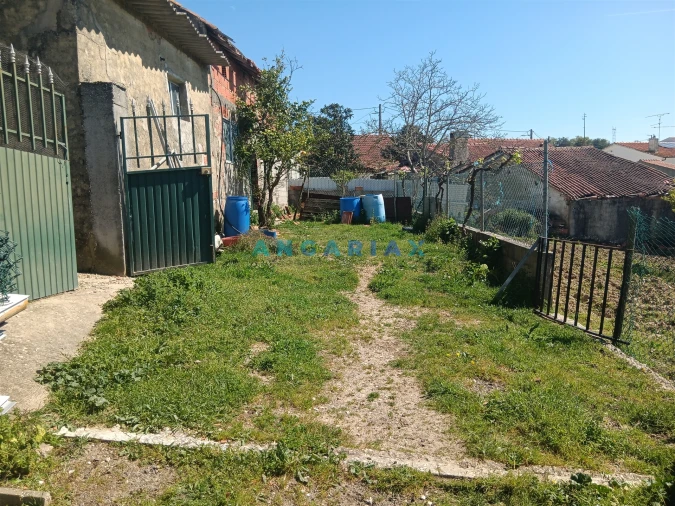 Moradia T3 para Venda em Batalha Foto 2