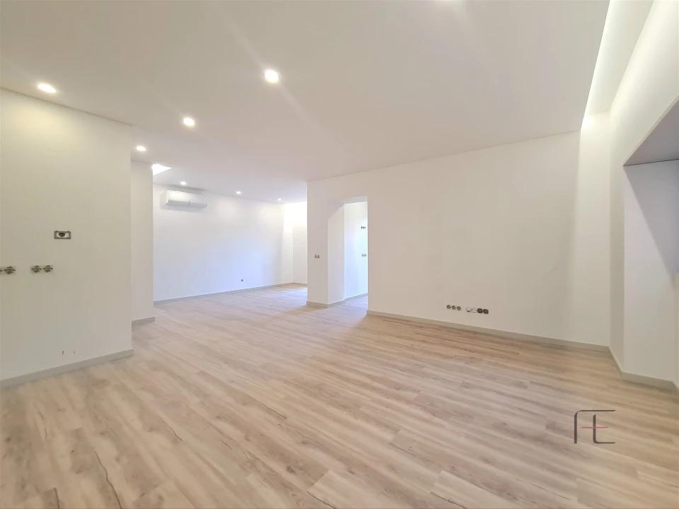 Moradia T3 para Venda em Espinho Foto 3