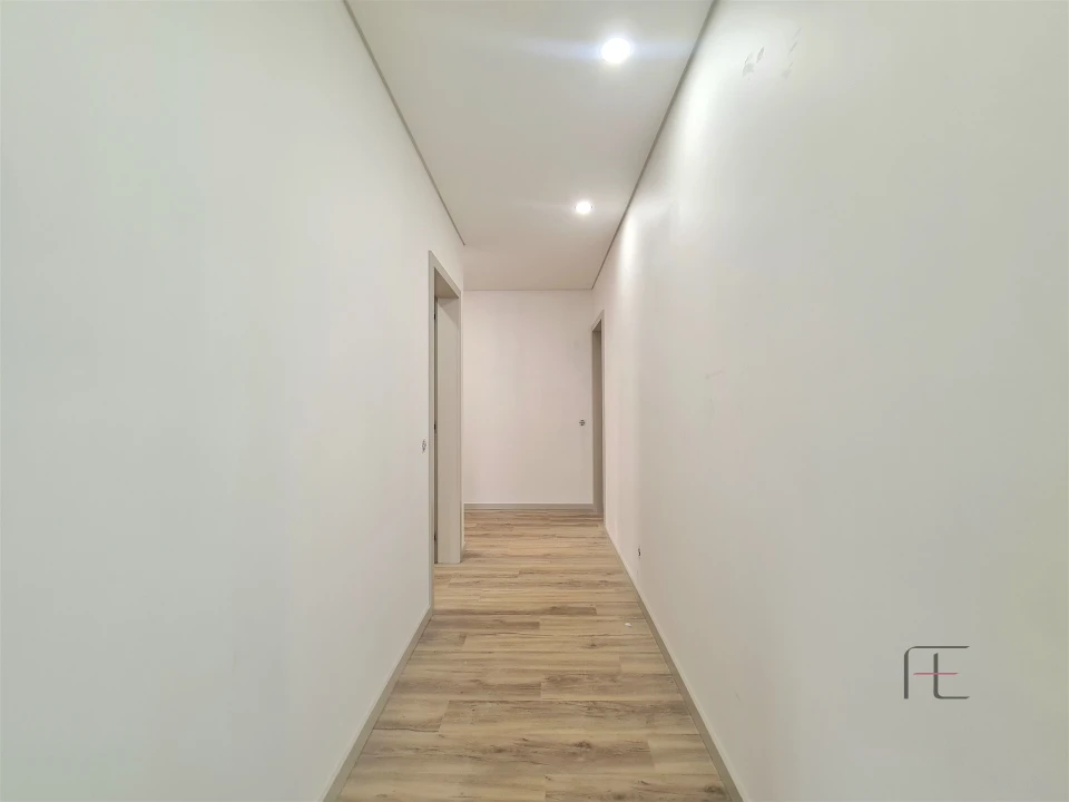 Moradia T3 para Venda em Espinho Foto 10