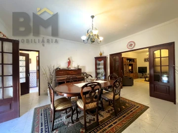 Moradia T3 para Venda em Cebolais de Cima e Retaxo