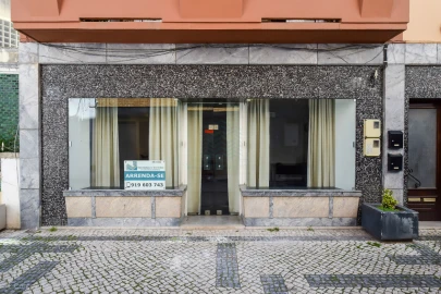 Loja para Arrendamento em Torres Novas (Santa Maria, Salvador e Santiago)