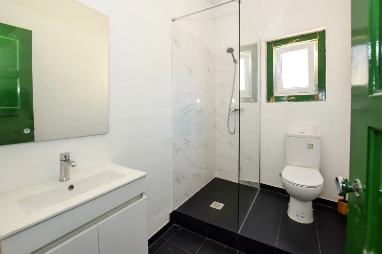 Loja para Arrendamento em Torres Novas (Santa Maria, Salvador e Santiago) Foto 10