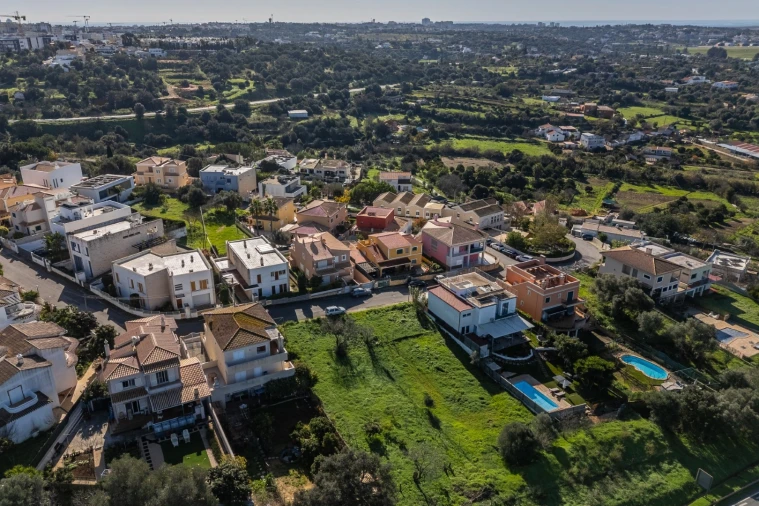 Terreno para Venda em Alvor Foto 4