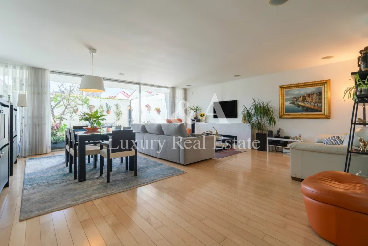 Moradia T4 para Venda em Lordelo do Ouro e Massarelos Foto 3