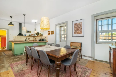 Moradia T5 para Venda em Avantos e Romeu