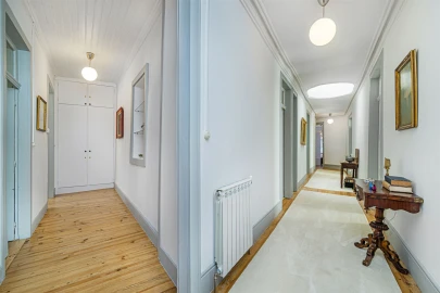 Moradia T5 para Venda em Avantos e Romeu