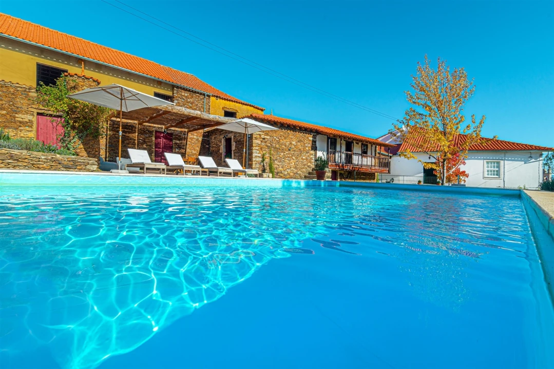 Moradia T5 para Venda em Avantos e Romeu Foto 1