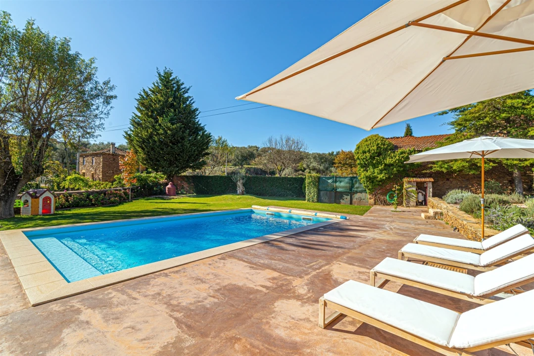 Moradia T5 para Venda em Avantos e Romeu Foto 3