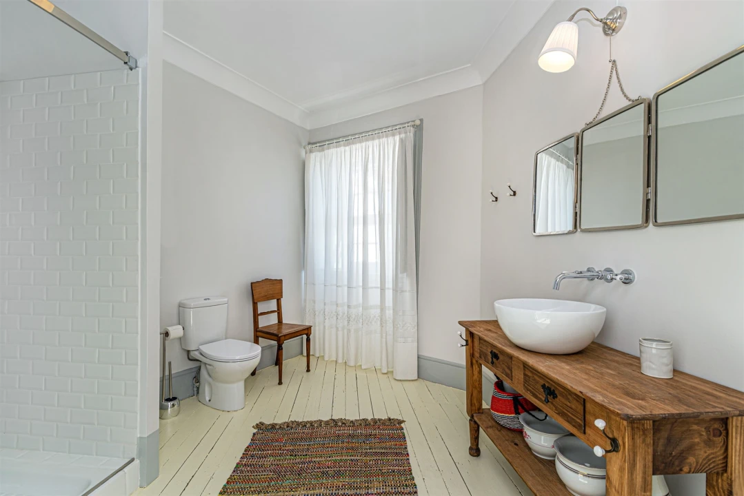 Moradia T5 para Venda em Avantos e Romeu Foto 27