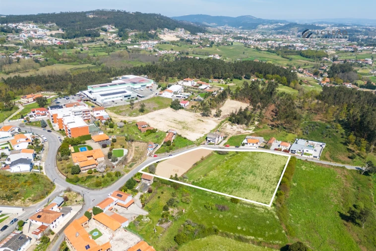 Terreno para Venda em Paredes Planta 1