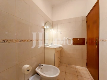 Apartamento T2 para Arrendamento em Algés, Linda-A-Velha e Cruz Quebrada-Dafundo