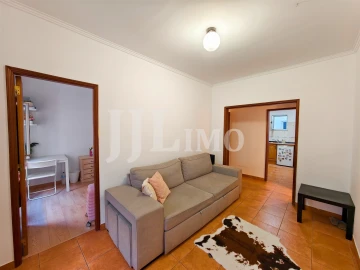 Apartamento T2 para Arrendamento em Algés, Linda-A-Velha e Cruz Quebrada-Dafundo