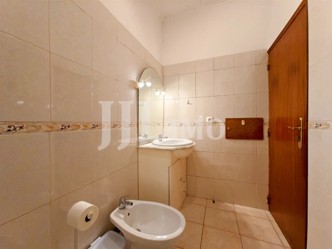 Apartamento T2 para Arrendamento em Algés, Linda-A-Velha e Cruz Quebrada-Dafundo Foto 9