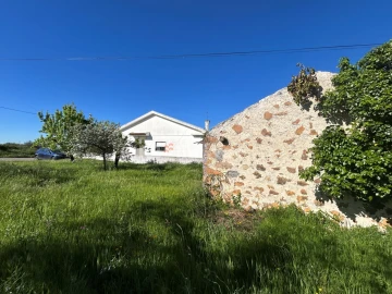 Terreno para Venda em Casais e Alviobeira