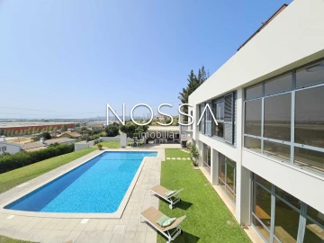 Moradia T4 para Venda em Vila Nova da Rainha