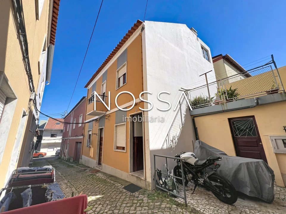 Moradia T5 para Venda em Santa Iria de Azoia, São João da Talha e Bobadela Foto 1