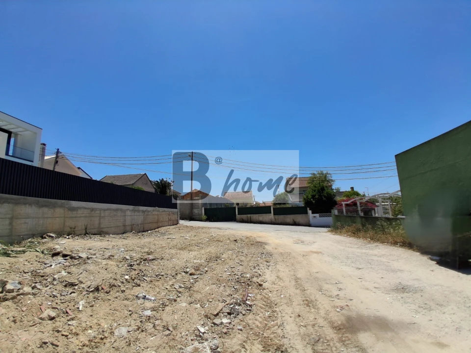 Terreno para Venda em Charneca de Caparica e Sobreda Foto 2