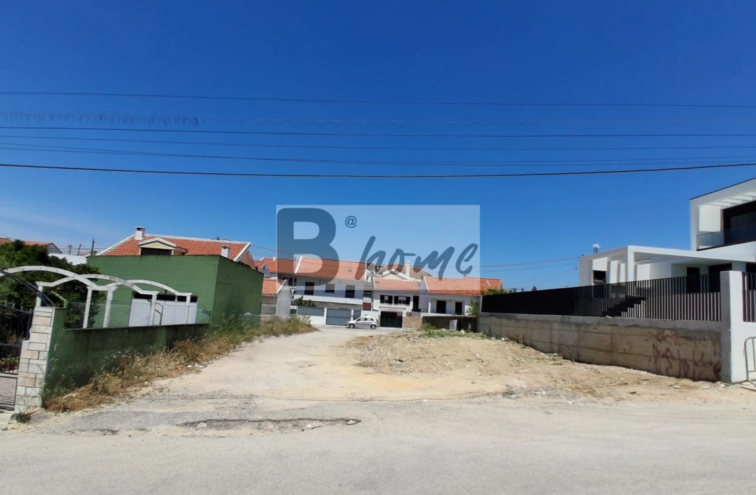 Terreno para Venda em Charneca de Caparica e Sobreda Foto 3