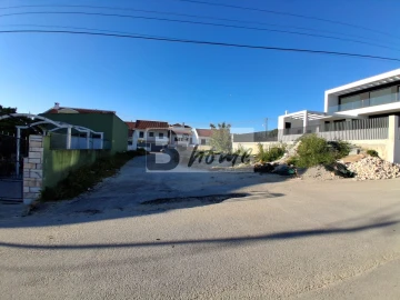 Terreno para Venda em Charneca de Caparica e Sobreda