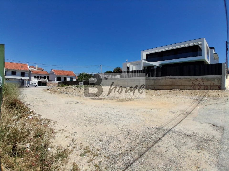 Terreno para Venda em Charneca de Caparica e Sobreda Foto 1