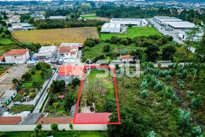 Terreno para Venda em Nogueira e Silva Escura