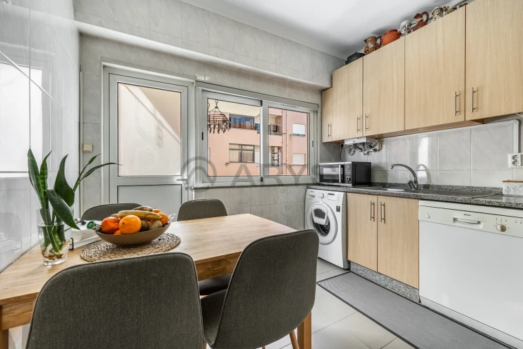 Apartamento T2 para Venda em Braga (Maximinos, Sé e Cividade) Foto 5