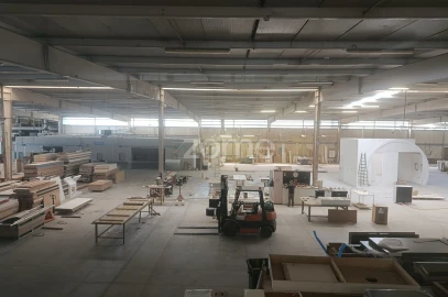 Terreno Comércio / Armazém para Venda em Malta e Canidelo