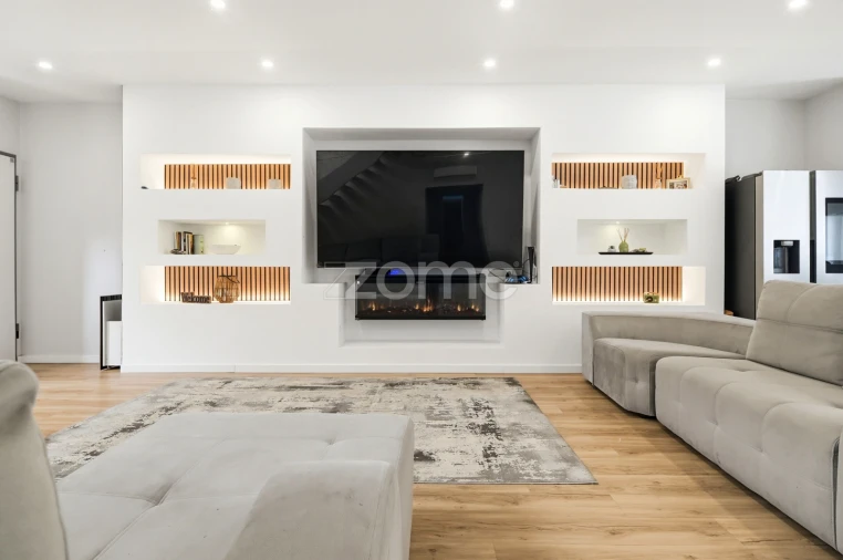 Moradia T5 para Venda em Ramada e Caneças Foto 6