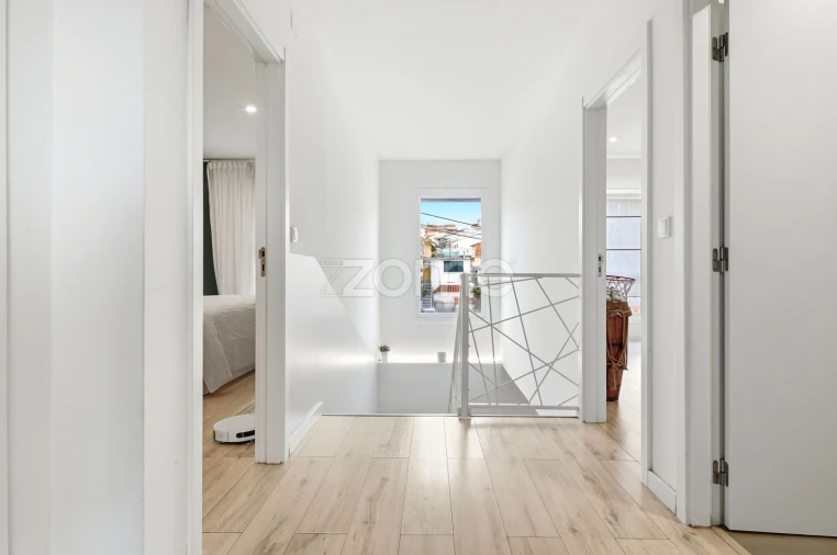 Moradia T5 para Venda em Ramada e Caneças Foto 11