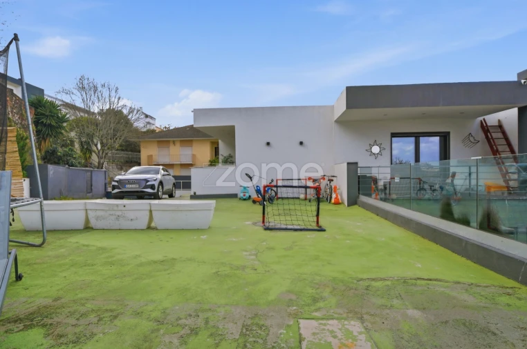 Moradia T5 para Venda em Ramada e Caneças Foto 30