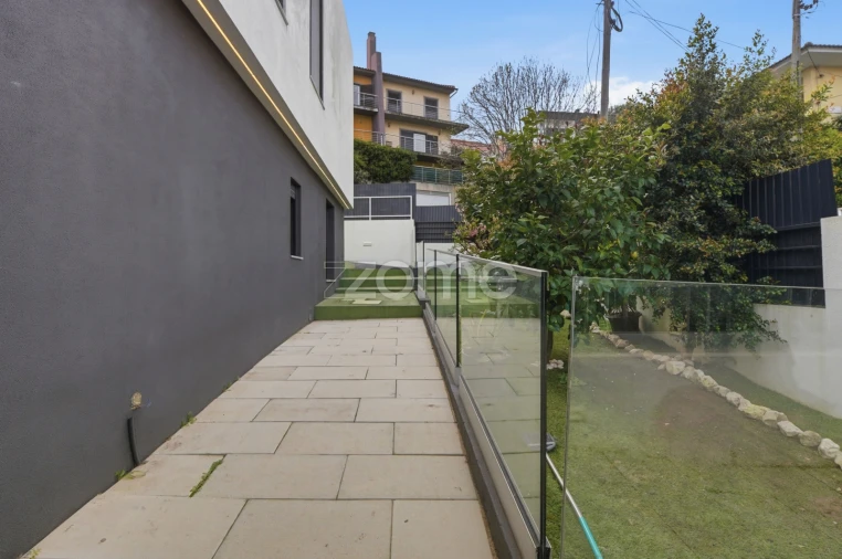 Moradia T5 para Venda em Ramada e Caneças Foto 32