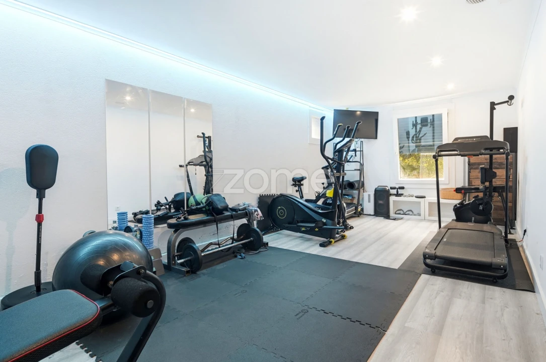 Moradia T5 para Venda em Ramada e Caneças Foto 9