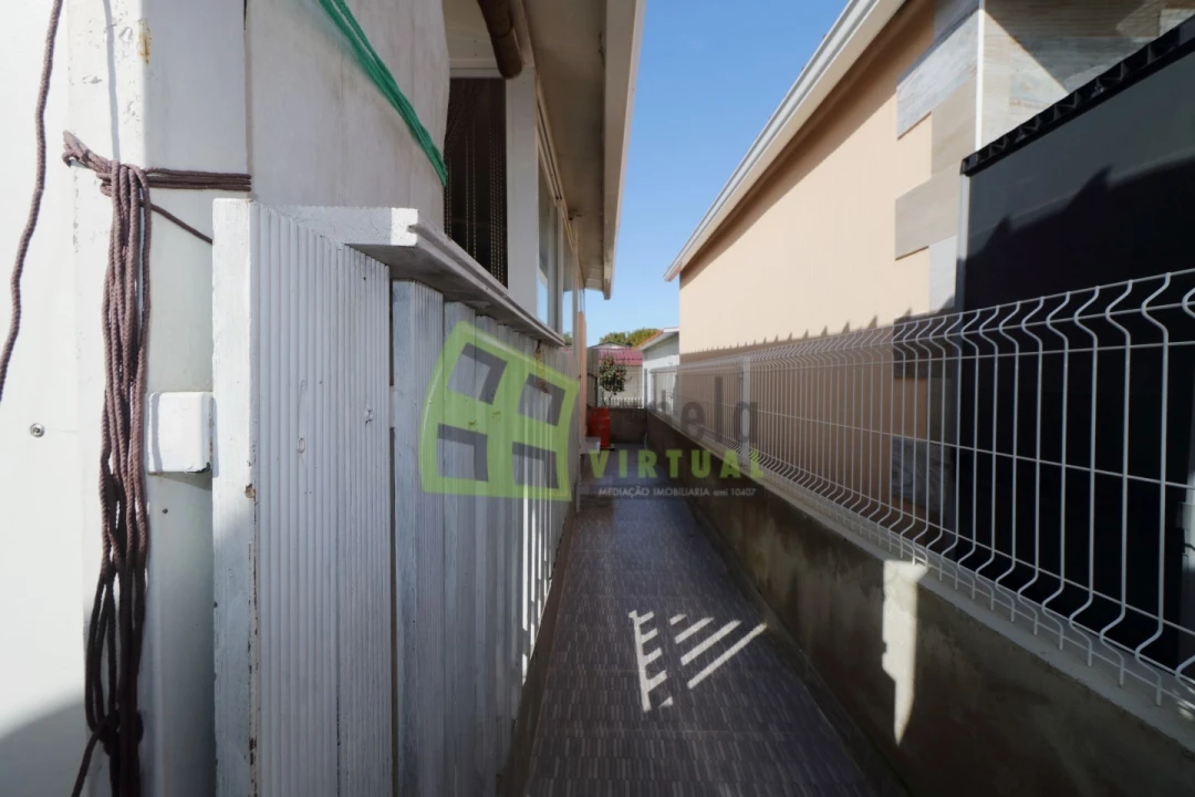 Moradia T1 para Venda em Fernao Ferro Foto 4