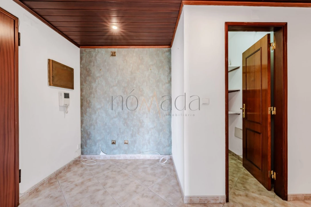 Apartamento T2 para Arrendamento em Quinta do Conde Foto 6