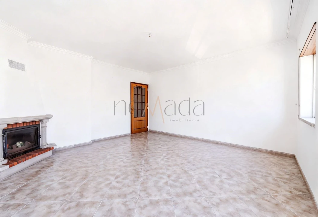 Apartamento T2 para Arrendamento em Quinta do Conde Foto 10