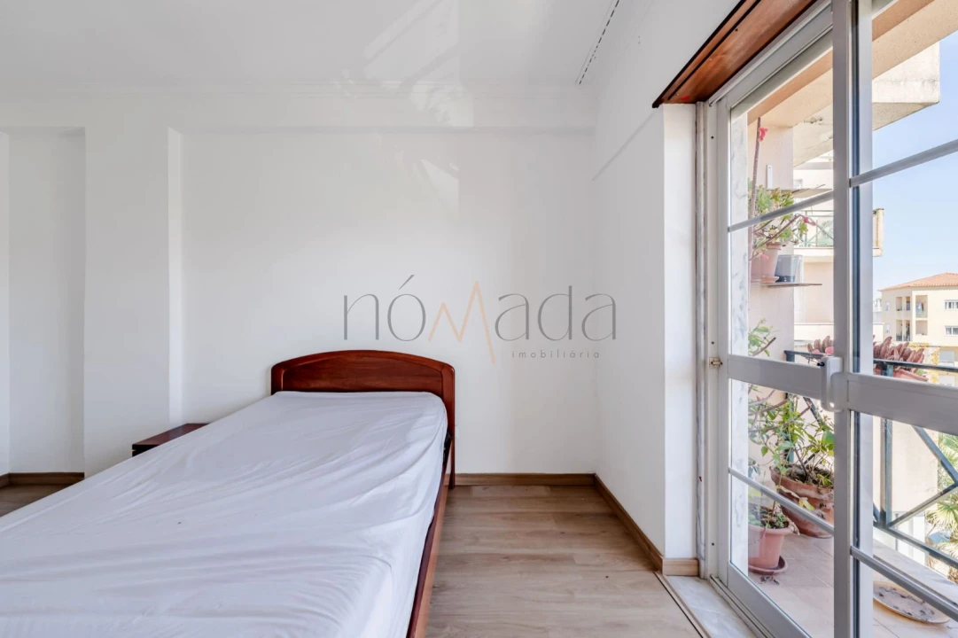 Apartamento T2 para Arrendamento em Quinta do Conde Foto 19