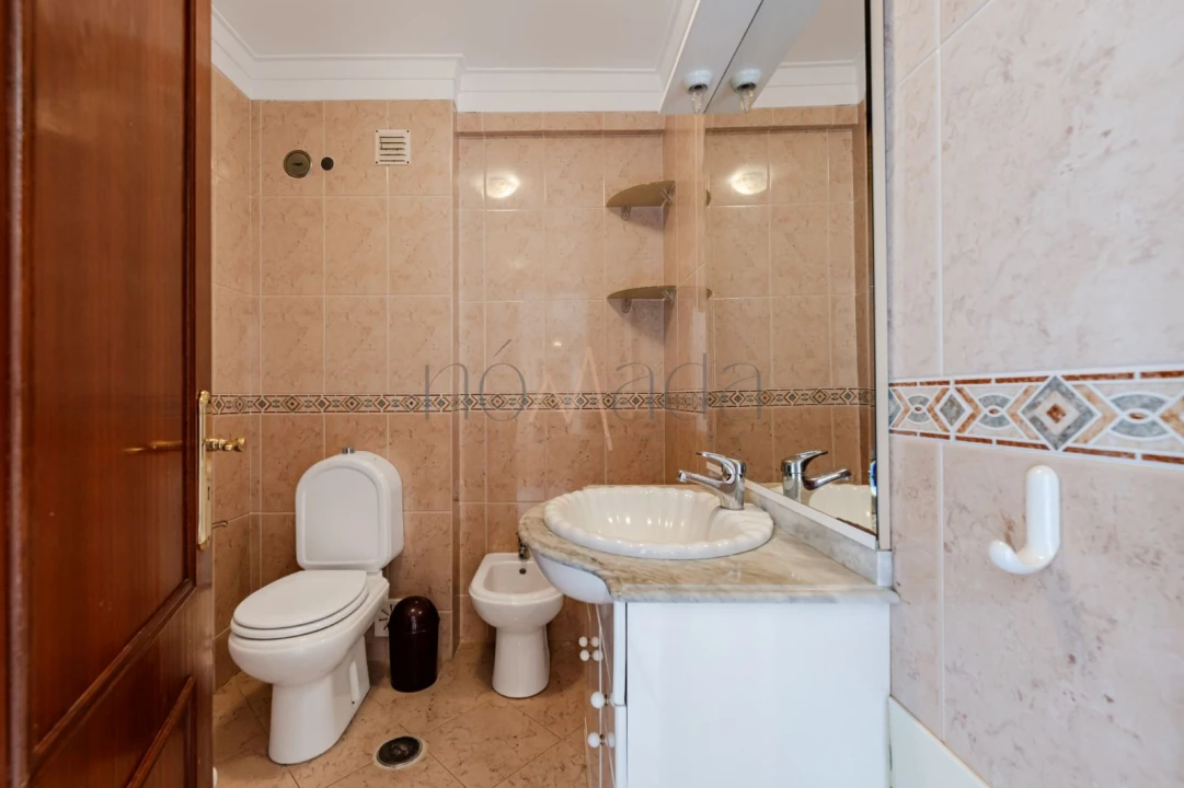 Apartamento T2 para Arrendamento em Quinta do Conde Foto 21