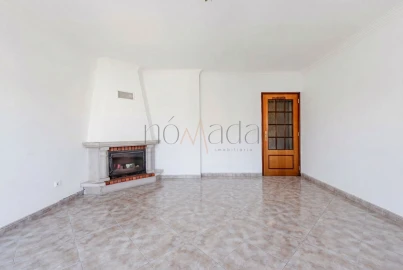 Apartamento T2 para Arrendamento em Quinta do Conde