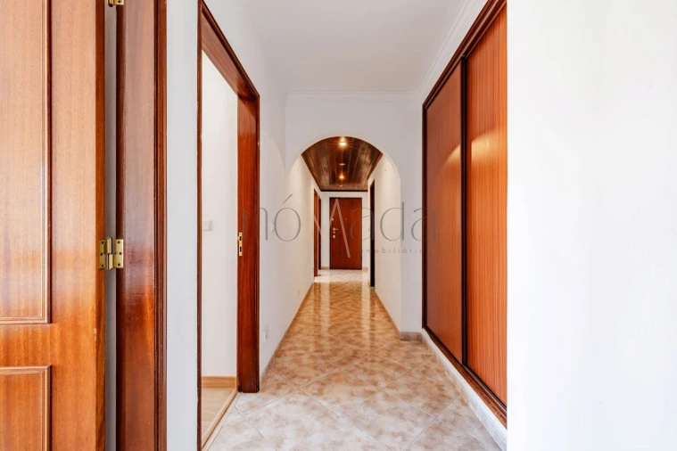 Apartamento T2 para Arrendamento em Quinta do Conde Foto 4