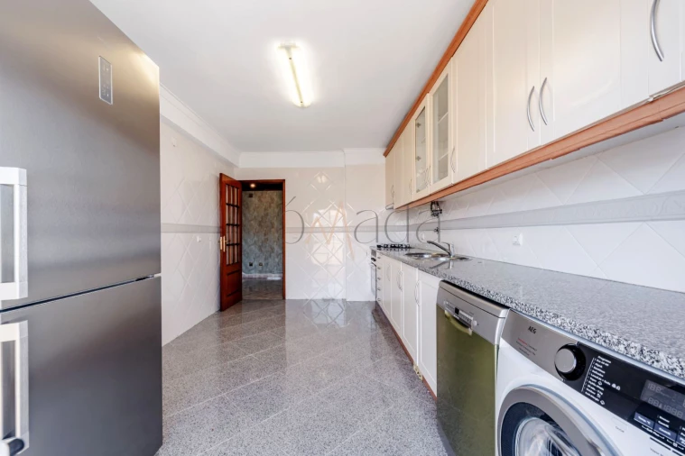 Apartamento T2 para Arrendamento em Quinta do Conde Foto 14