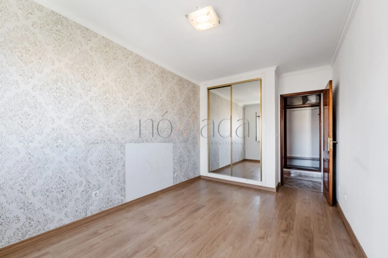 Apartamento T2 para Arrendamento em Quinta do Conde Foto 17