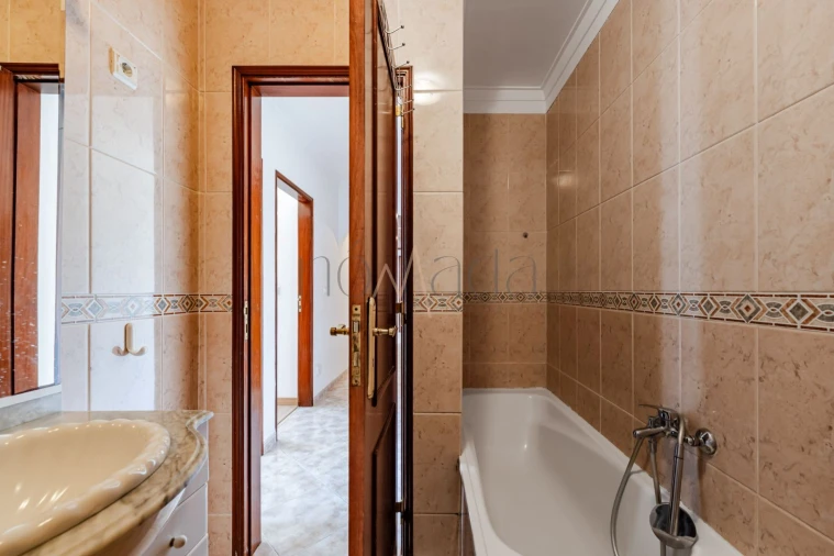 Apartamento T2 para Arrendamento em Quinta do Conde Foto 22